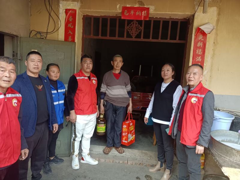 点击新窗口打开