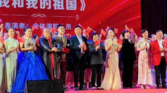 点击新窗口打开
